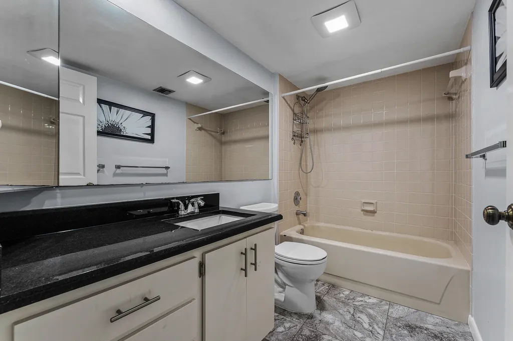 6097 Balboa Circle Boca Raton FL 33433