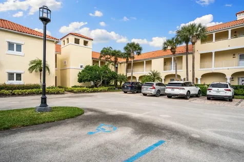 5040 Harmony Circle Vero Beach FL 32967