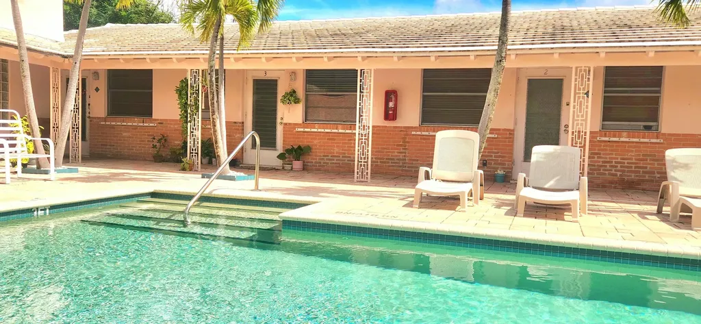 143 Inlet Way West Palm Beach FL 33404