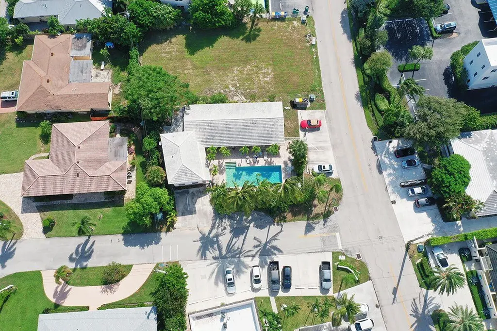 143 Inlet Way West Palm Beach FL 33404