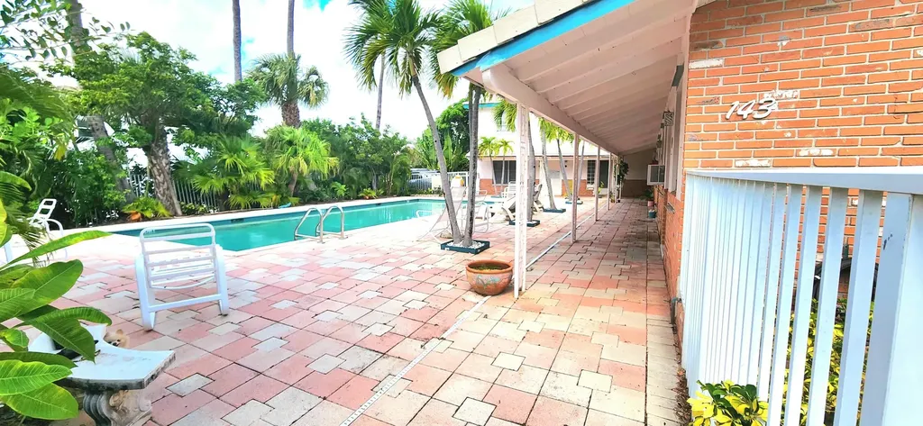 143 Inlet Way West Palm Beach FL 33404