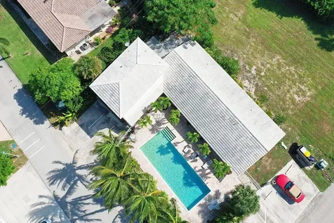 143 Inlet Way West Palm Beach FL 33404