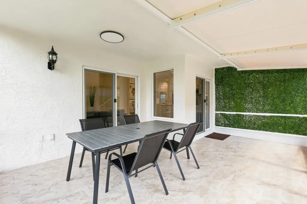 5212 Bodega Place Delray Beach FL 33484