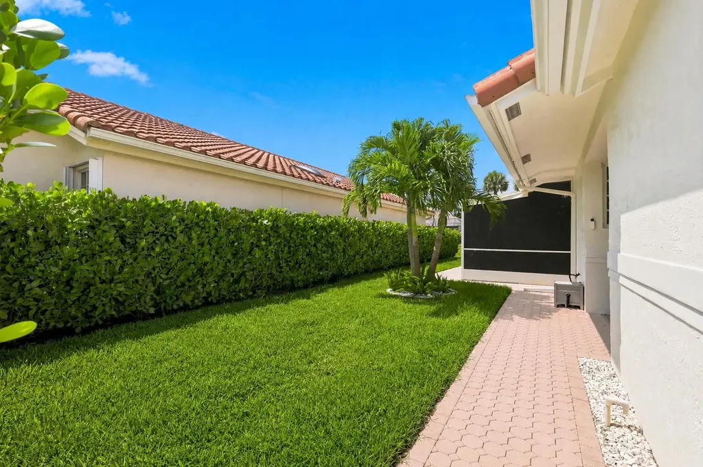 5212 Bodega Place Delray Beach FL 33484