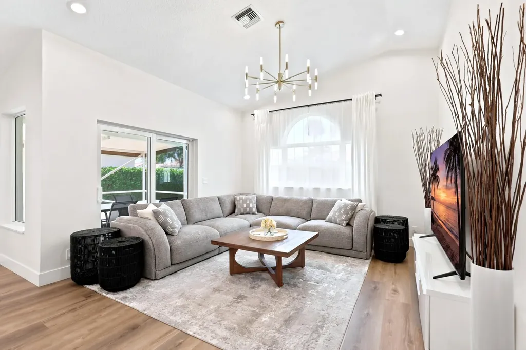 5212 Bodega Place Delray Beach FL 33484