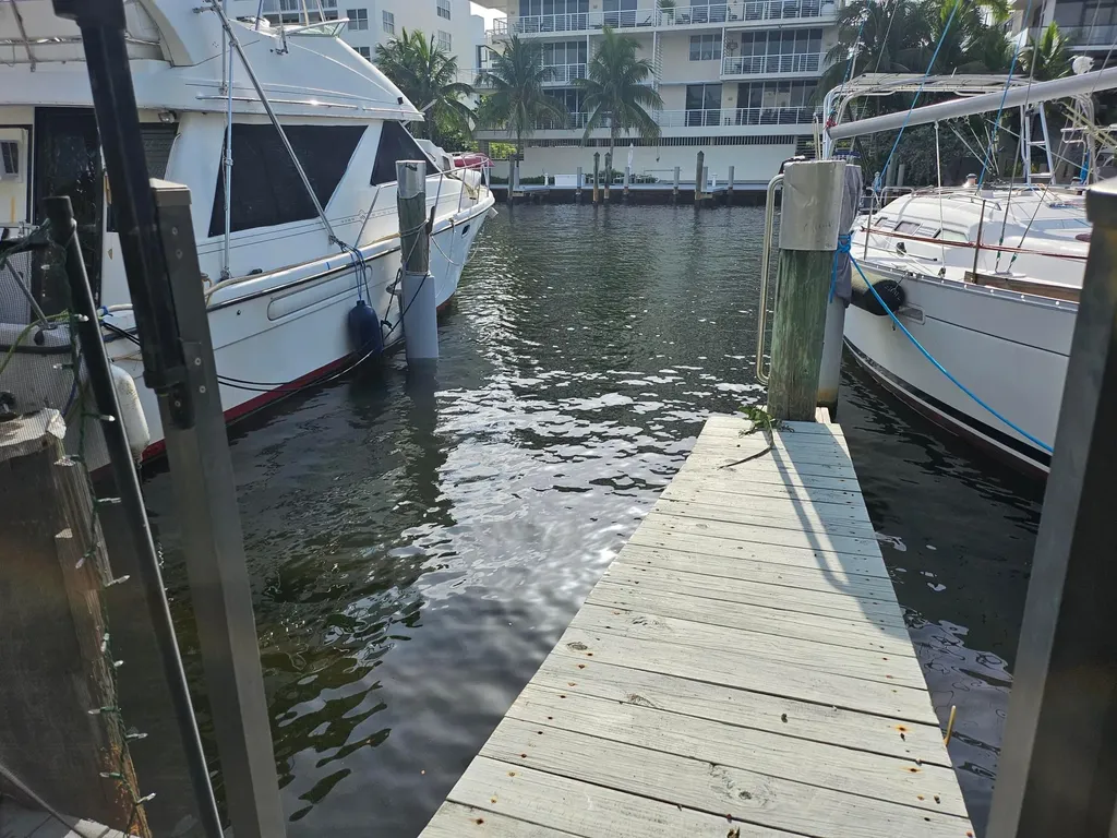 300 Hendricks Isle Fort Lauderdale FL 33301