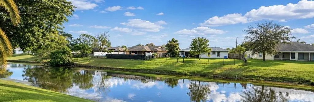 272 SW Carter Avenue Port St Lucie FL 34983