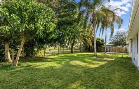 272 SW Carter Avenue Port St Lucie FL 34983