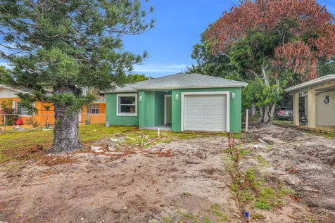 2002 Avenue M Fort Pierce FL 34950