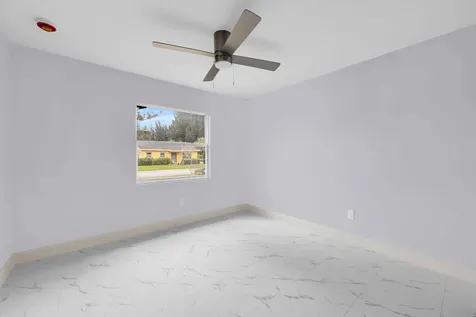 2002 Avenue M Fort Pierce FL 34950