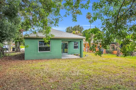 2002 Avenue M Fort Pierce FL 34950