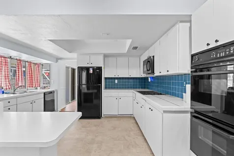 2140 NE 206th Street Miami FL 33179