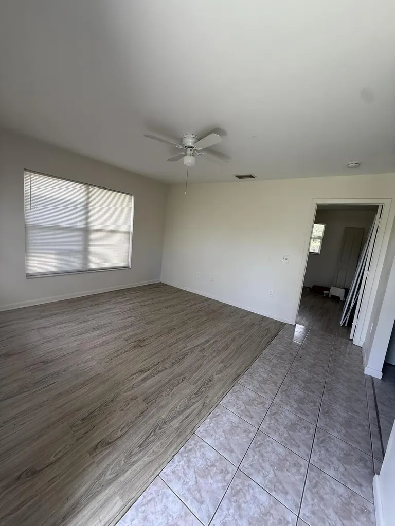 3961 Park Lane Palm Springs FL 33406
