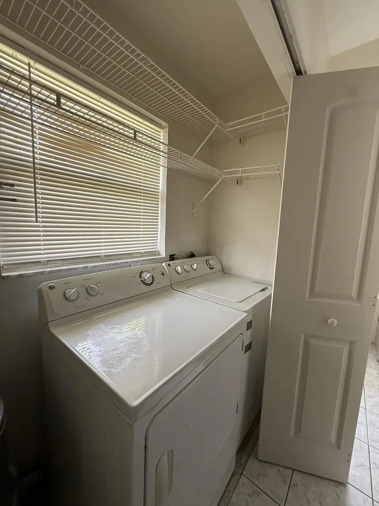 3961 Park Lane Palm Springs FL 33406