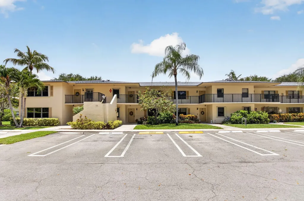 2898 SW 22nd Circle Delray Beach FL 33445