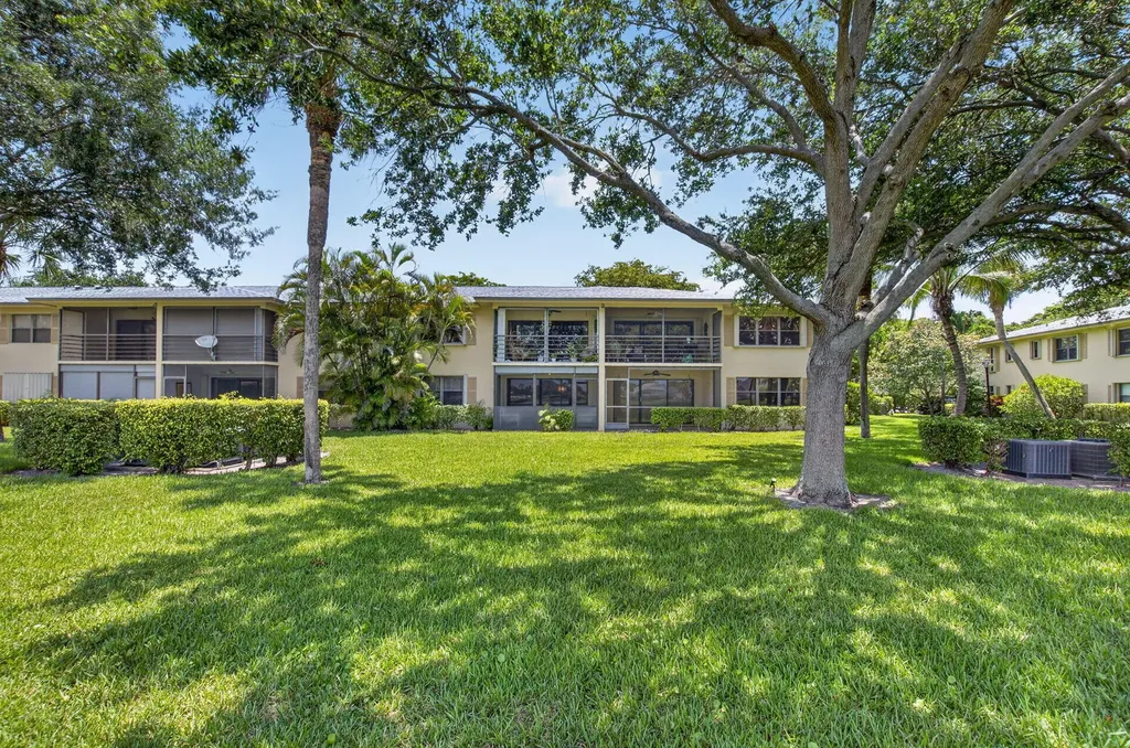 2898 SW 22nd Circle Delray Beach FL 33445