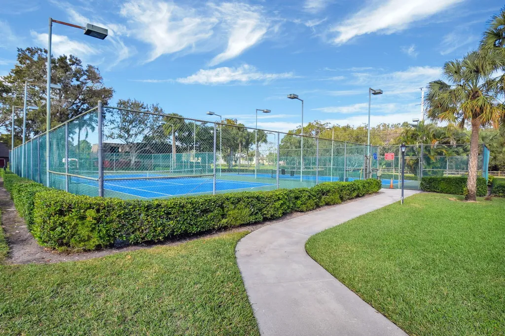 2898 SW 22nd Circle Delray Beach FL 33445