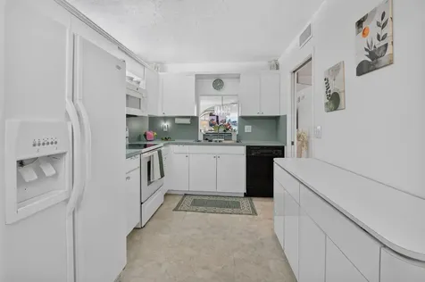 2898 SW 22nd Circle Delray Beach FL 33445