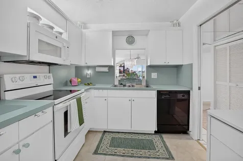 2898 SW 22nd Circle Delray Beach FL 33445