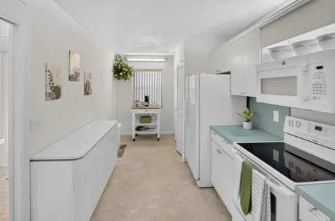 2898 SW 22nd Circle Delray Beach FL 33445