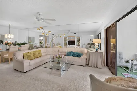 2898 SW 22nd Circle Delray Beach FL 33445