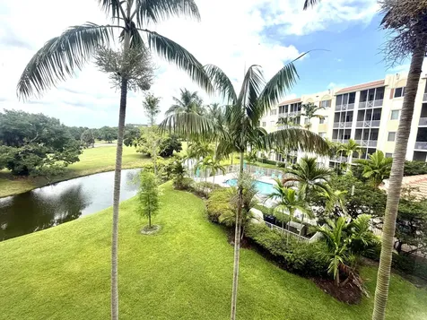 3600 Oaks Clubhouse Drive Pompano Beach FL 33069