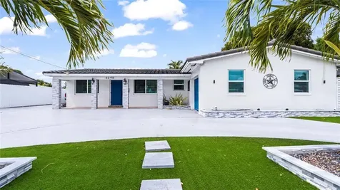 6290 W 16th Avenue Hialeah FL 33012
