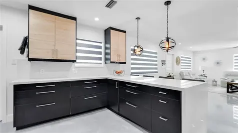 6290 W 16th Avenue Hialeah FL 33012