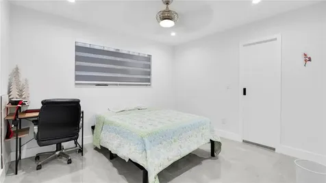 6290 W 16th Avenue Hialeah FL 33012