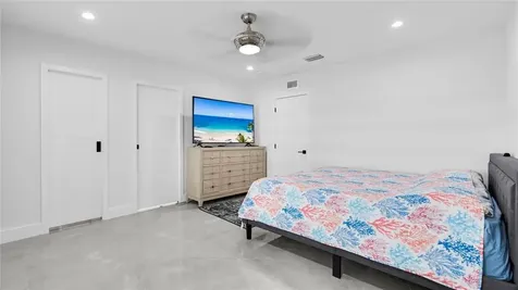6290 W 16th Avenue Hialeah FL 33012