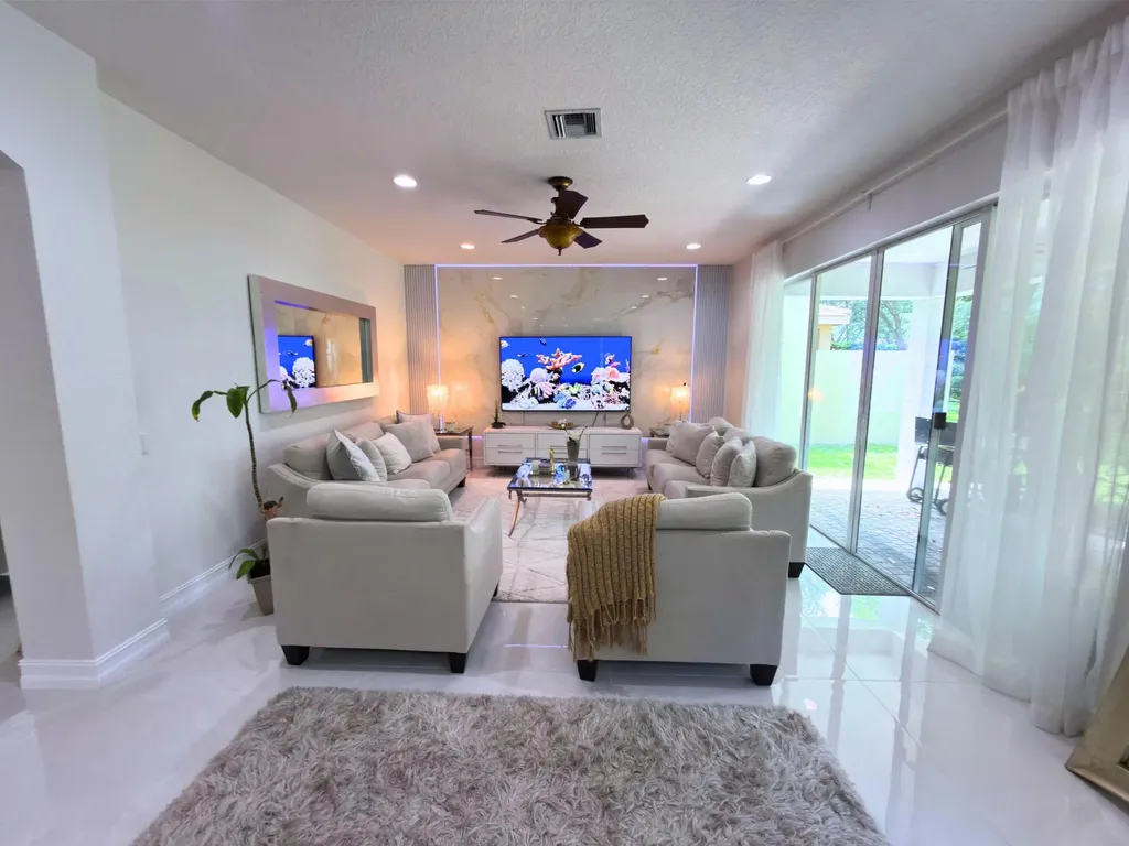 7943 Emerald Winds Circle Boynton Beach FL 33473