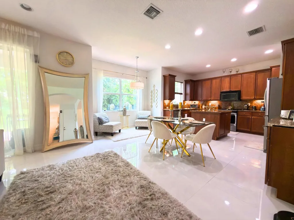 7943 Emerald Winds Circle Boynton Beach FL 33473
