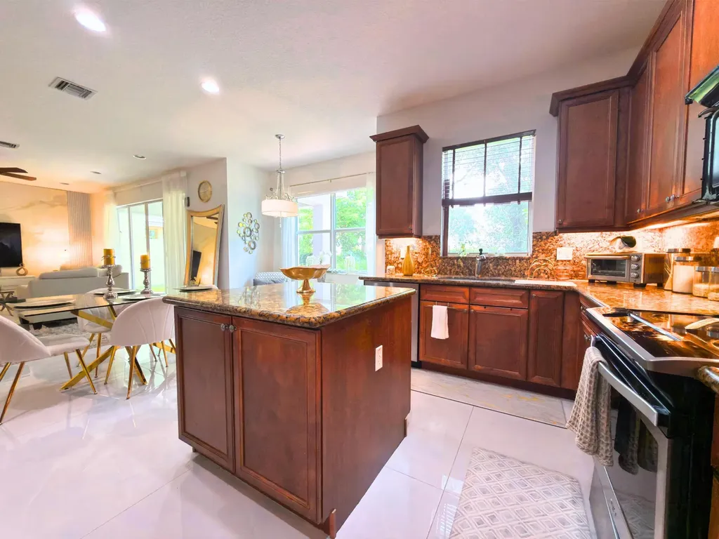 7943 Emerald Winds Circle Boynton Beach FL 33473