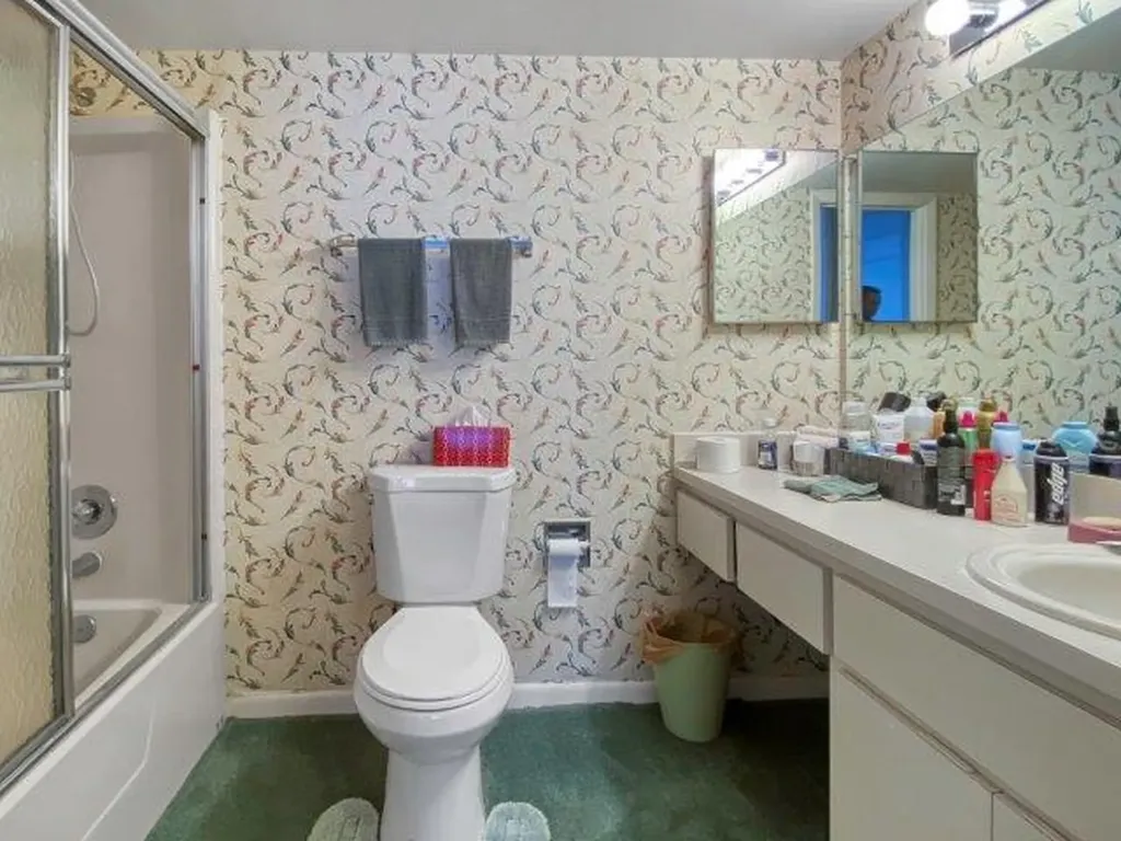 62 Springdale Circle Palm Springs FL 33461
