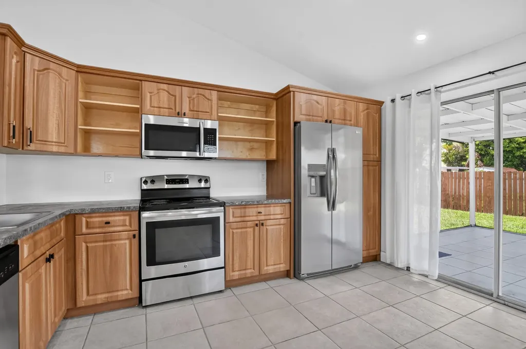 23172 Bentley Place Boca Raton FL 33433