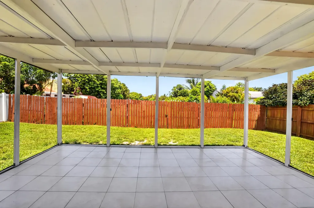 23172 Bentley Place Boca Raton FL 33433