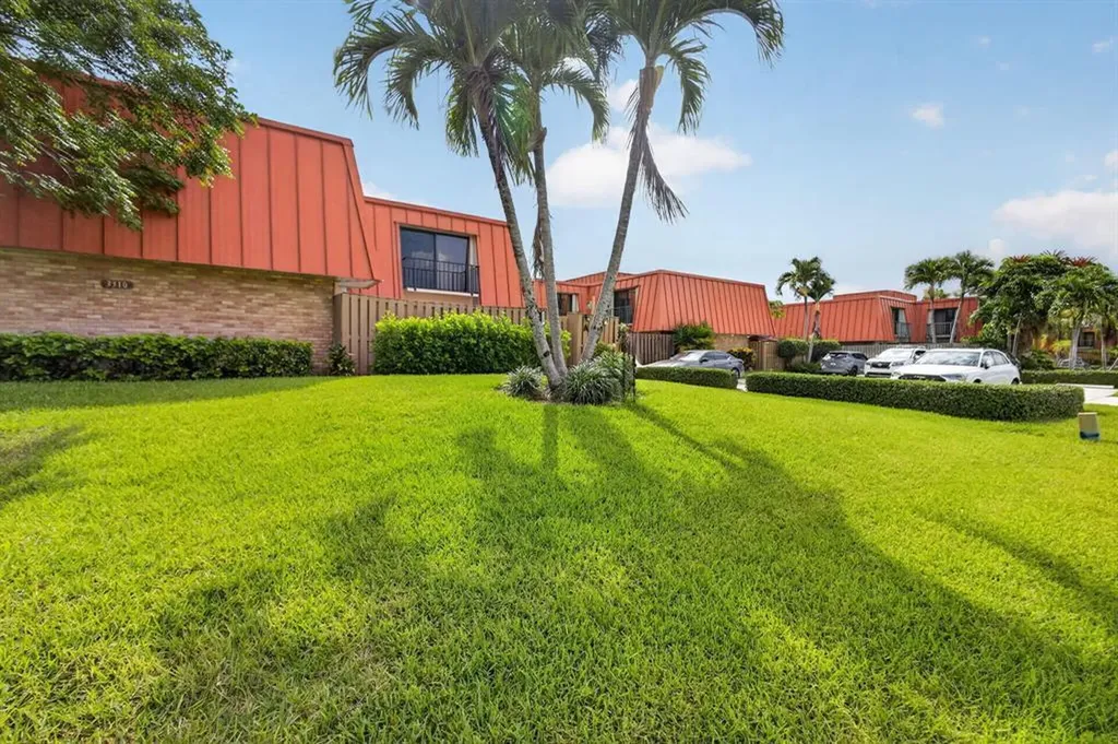 3310 Meridian Way S Palm Beach Gardens FL 33410