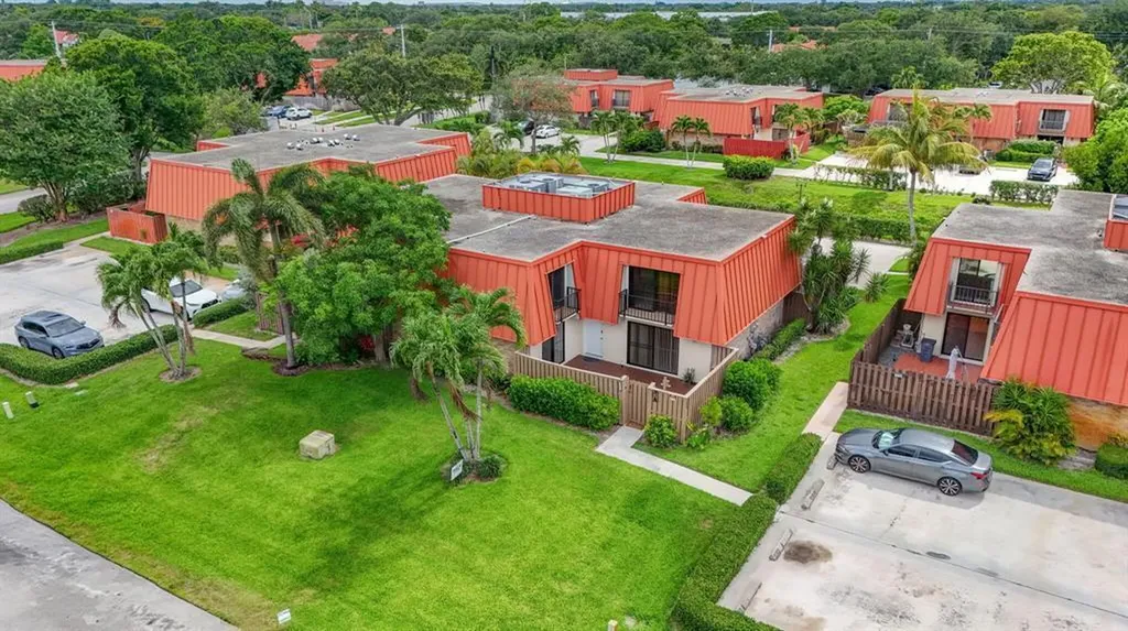 3310 Meridian Way S Palm Beach Gardens FL 33410
