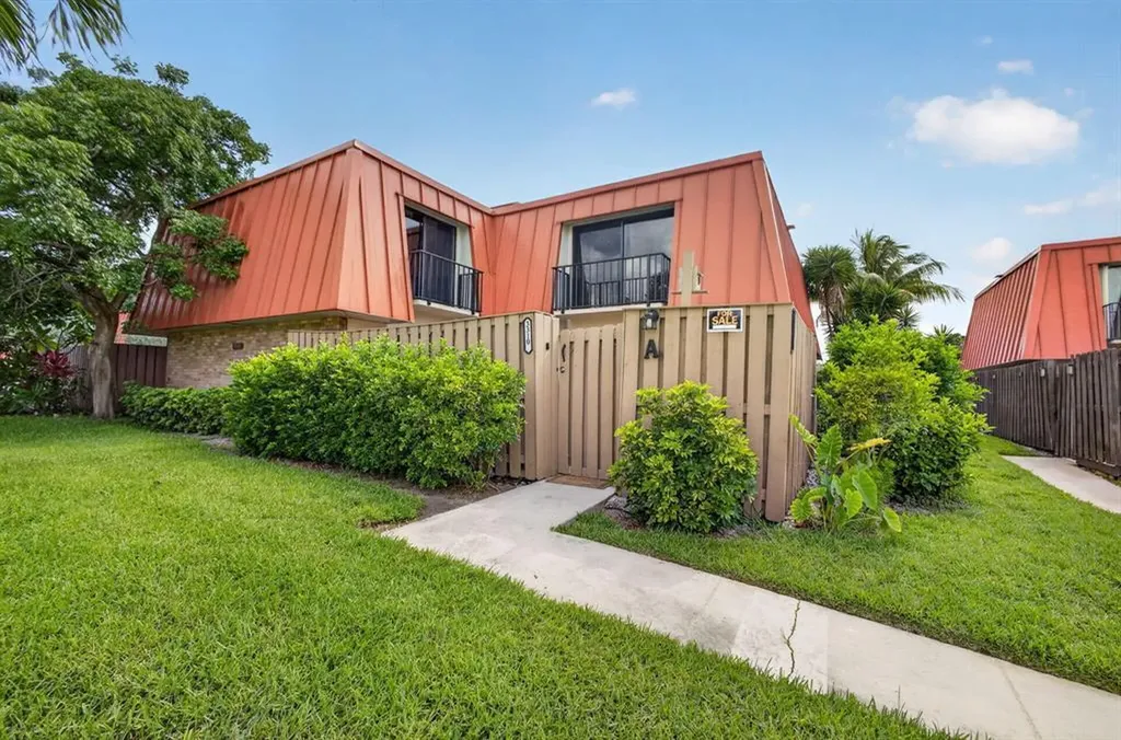 3310 Meridian Way S Palm Beach Gardens FL 33410