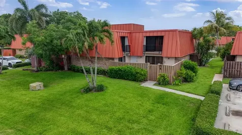 3310 Meridian Way S Palm Beach Gardens FL 33410