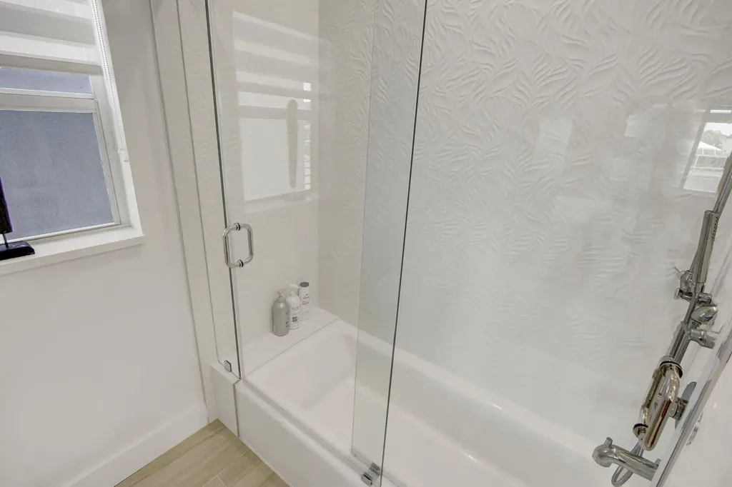 5463 NW 41st Terrace Boca Raton FL 33496