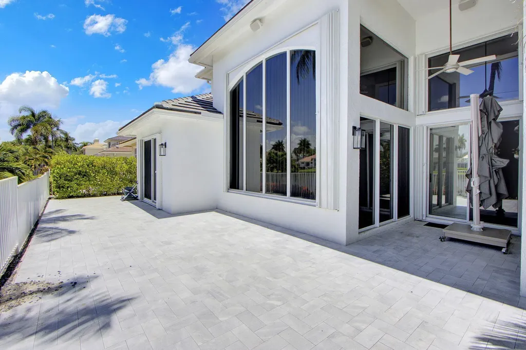 5463 NW 41st Terrace Boca Raton FL 33496