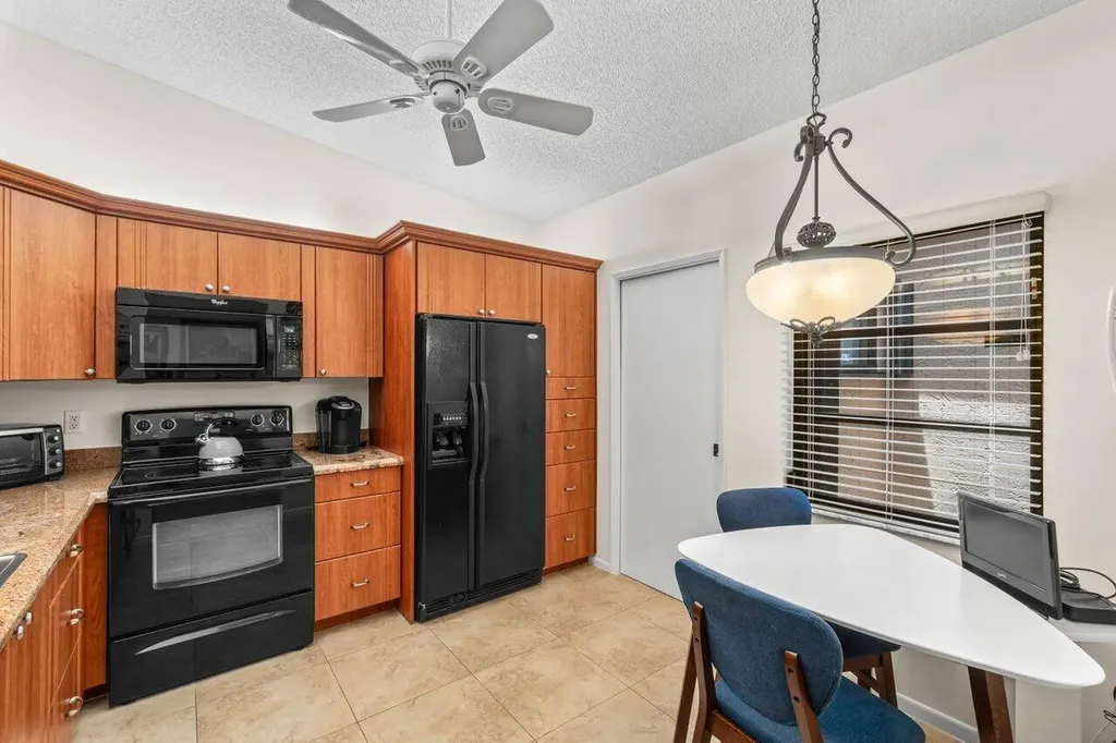 8286 Springlake Drive Boca Raton FL 33496