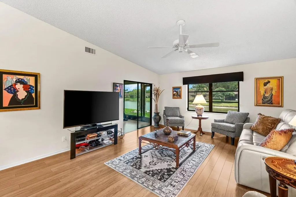 8286 Springlake Drive Boca Raton FL 33496