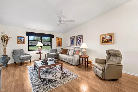 8286 Springlake Drive Boca Raton FL 33496