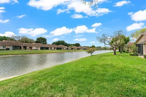 8286 Springlake Drive Boca Raton FL 33496