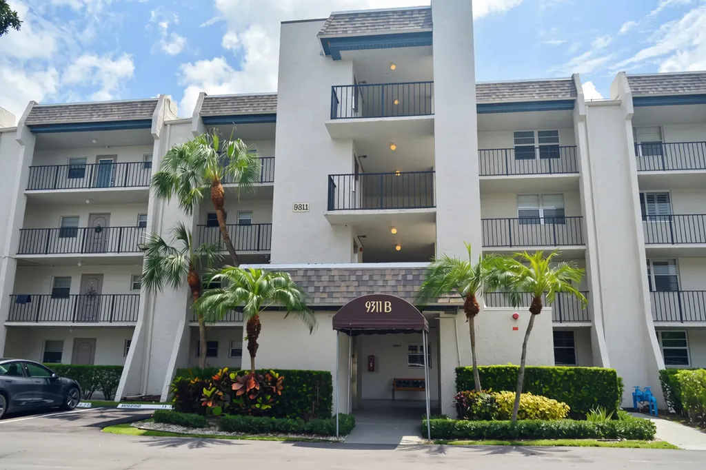 9311 Orange Grove Drive Davie FL 33324