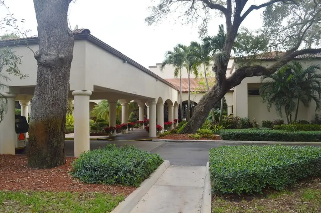 9311 Orange Grove Drive Davie FL 33324