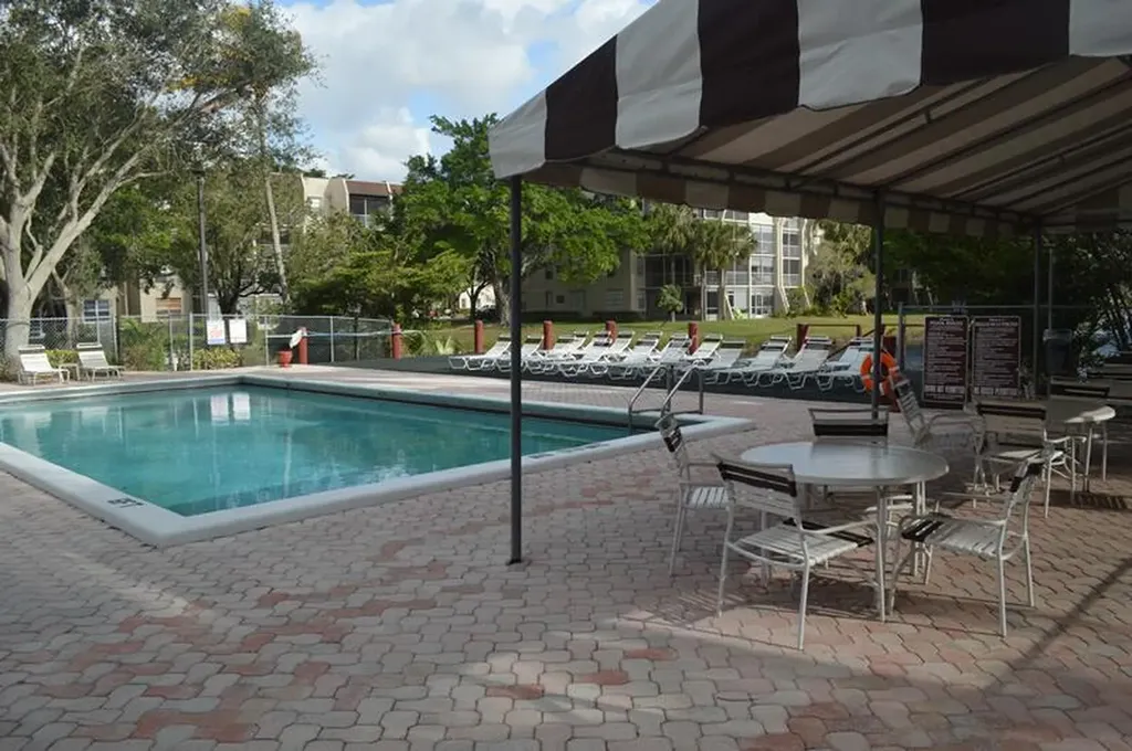 9311 Orange Grove Drive Davie FL 33324
