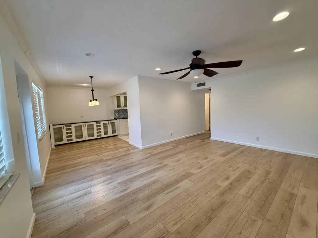 22 Somerset A West Palm Beach FL 33417